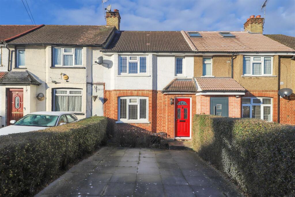 2 bedroom terraced house for sale in Snowden Avenue, Hillingdon, UB10
