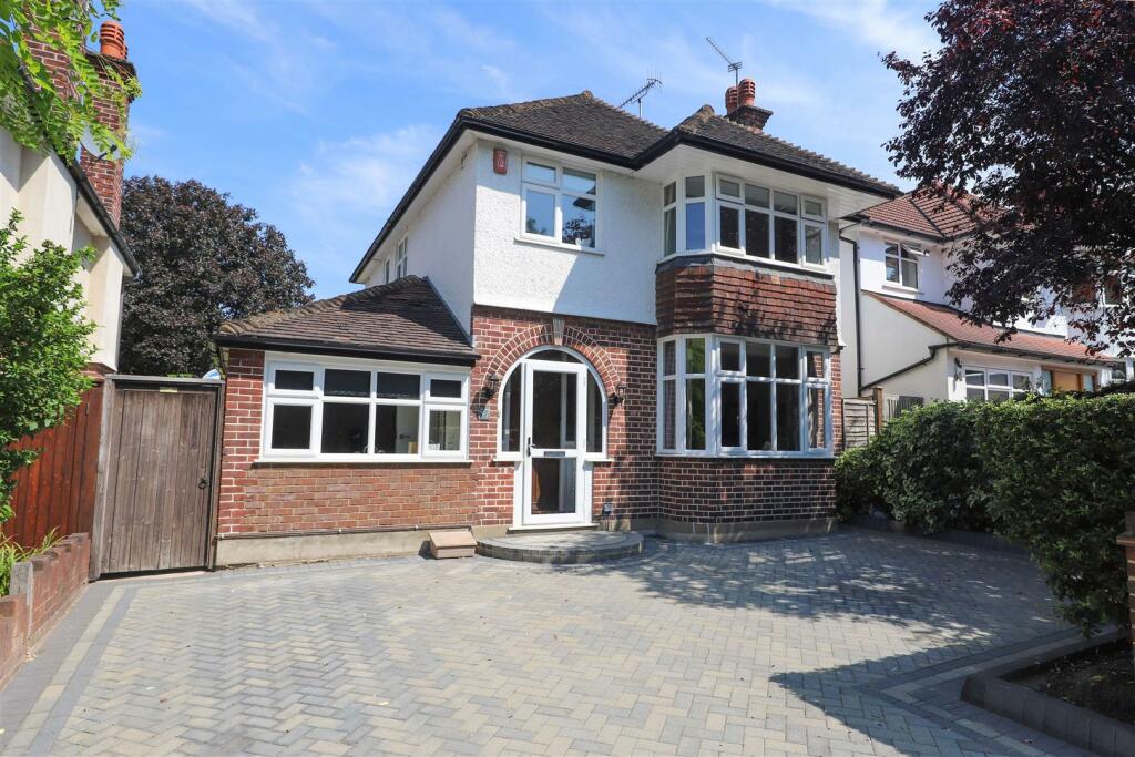3 bedroom detached house for sale in Hillingdon Hill, Hillingdon