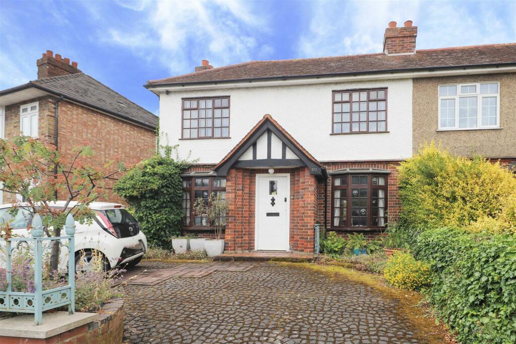 3 bedroom semidetached house for sale in Pield Heath Road, Hillingdon, UB8