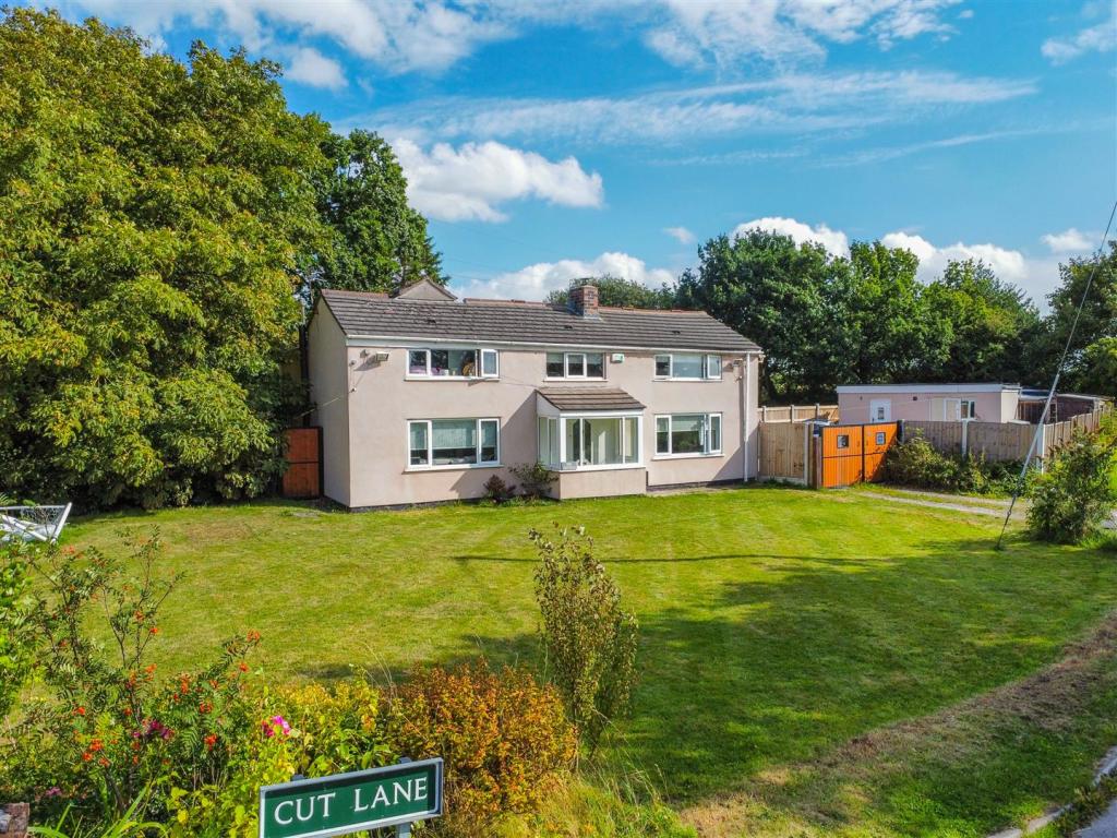 3 bedroom detached house for sale in Sandy Brow Lane, Liverpool, L33