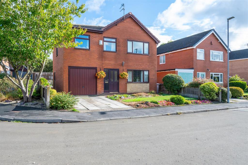 5 bedroom detached house for sale in Beech Gardens, Rainford, St Helens