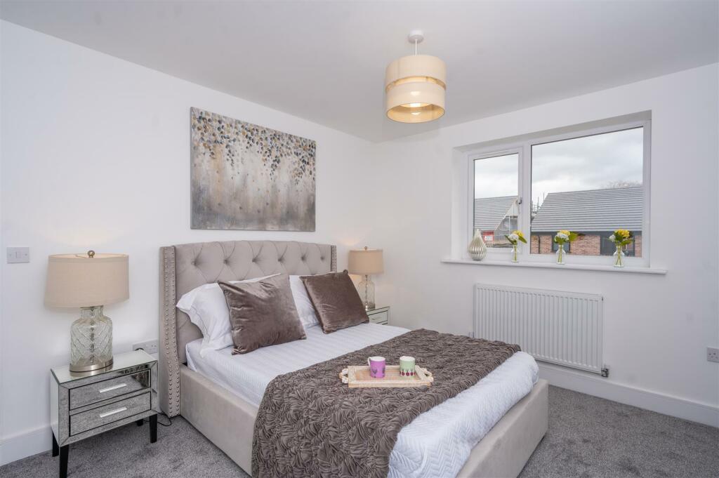 3 bedroom semidetached house for sale in The Gardens, Leach Lane