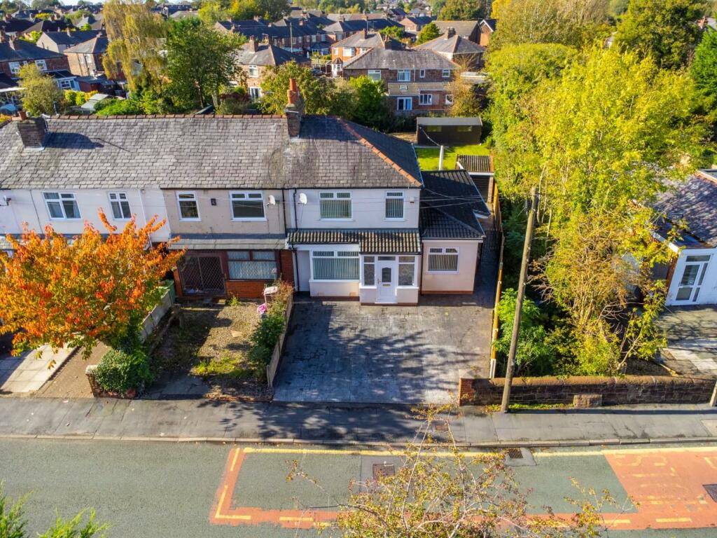 4 bedroom end of terrace house for sale in Rainhill Road, Rainhill