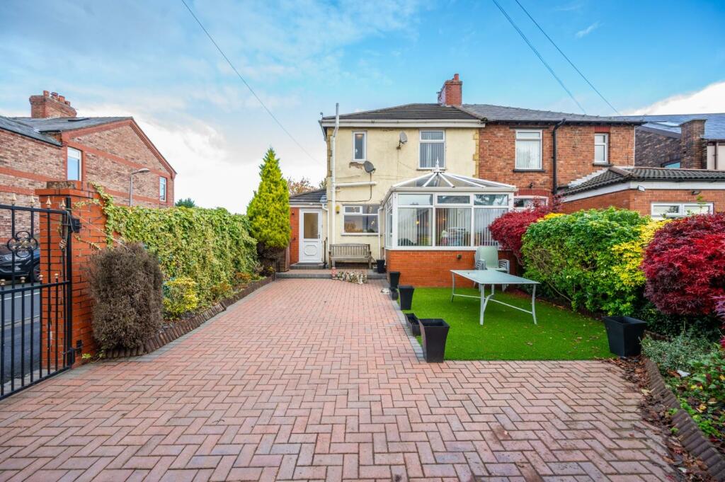 3 bedroom semidetached house for sale in Warrington Road, Rainhill