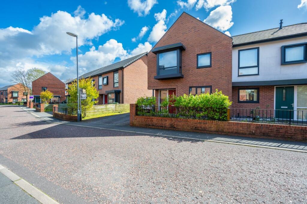 2 bedroom semi-detached house for sale in Sandon Close, Rainhill ...