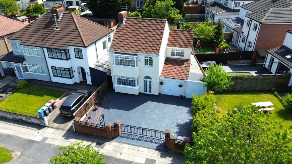 4 bedroom detached house for sale in Campbell Drive, Liverpool, L14