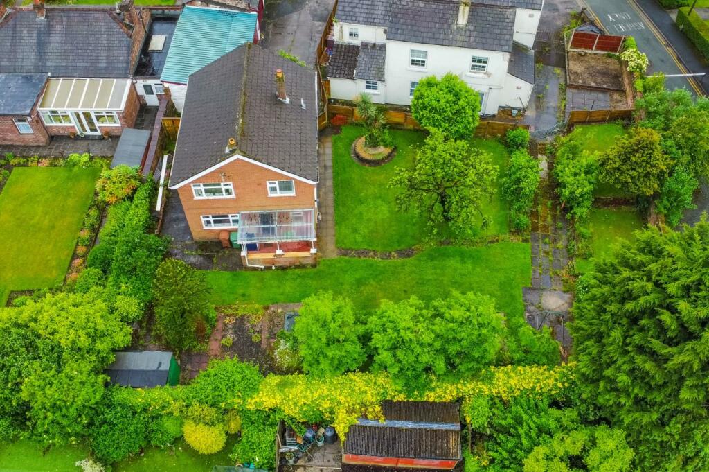 4 bedroom detached house for sale in Warrington Road, Rainhill, Prescot