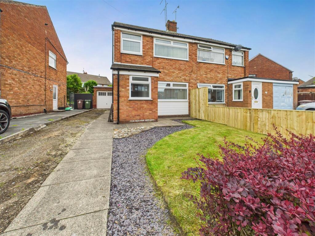 3 bedroom semi-detached house