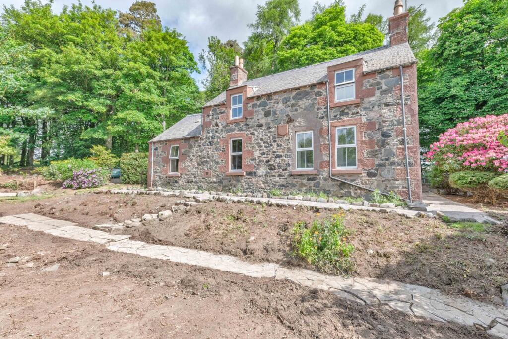 Main image of property: Dykehead, Cortachy , Kirriemuir , DD8