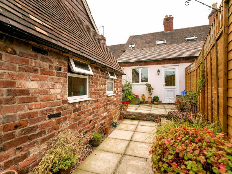 2 bedroom cottage for sale in Park Street, Madeley, TF7