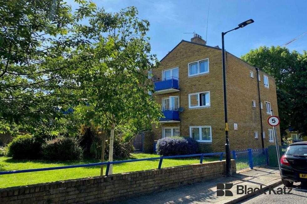 4 bedroom flat for rent in Burbage Close , Borough/London Bridge SE1