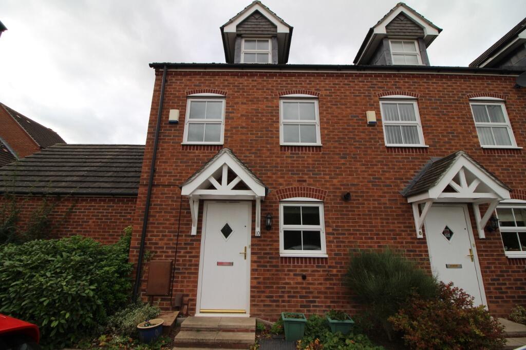 3 bedroom town house for rent in Babbington Drive, Cinderhill, Nottingham, NG6