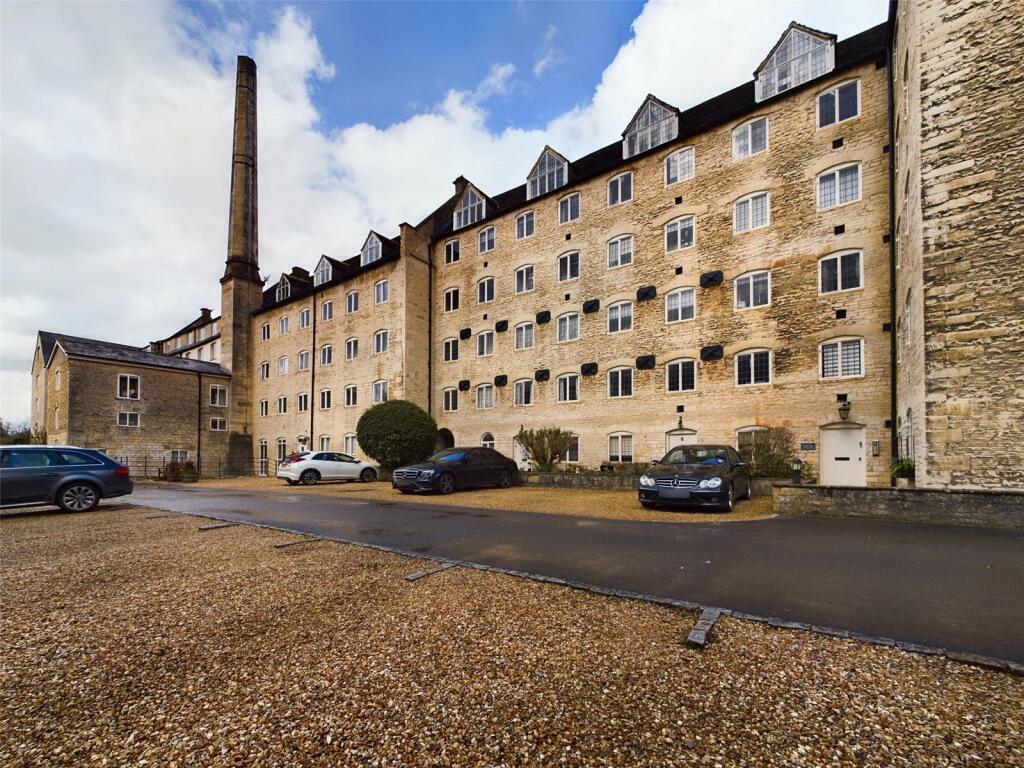 2 bedroom apartment for sale in Dunkirk Mills, Inchbrook, Stroud