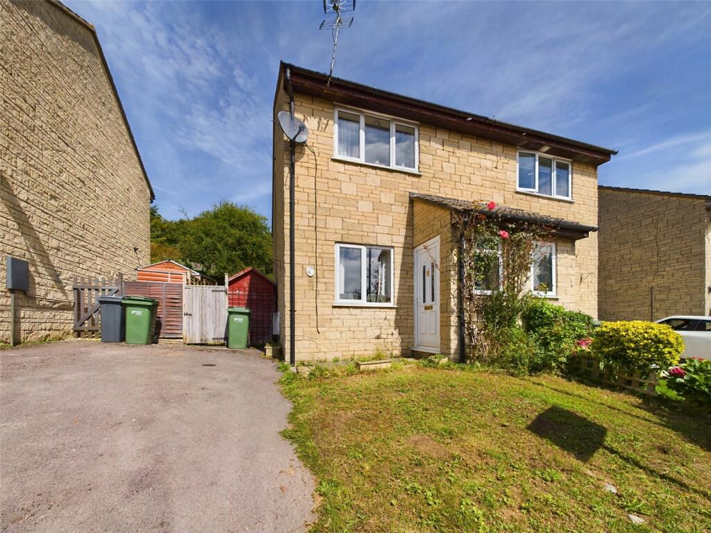 2 bedroom semidetached house for sale in Frithwood Close, Brownshill