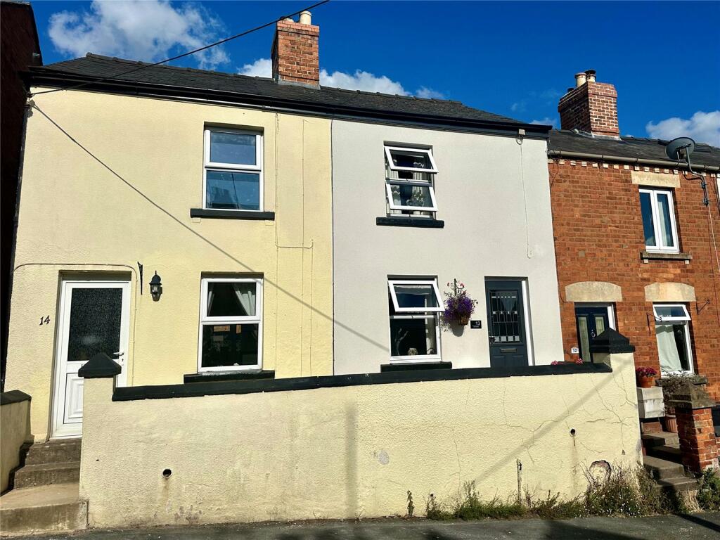 2 bedroom terraced house for sale in Springfield Road, Cashes Green