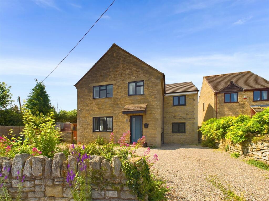 5 bedroom detached house for sale in Farmhill Lane, Stroud