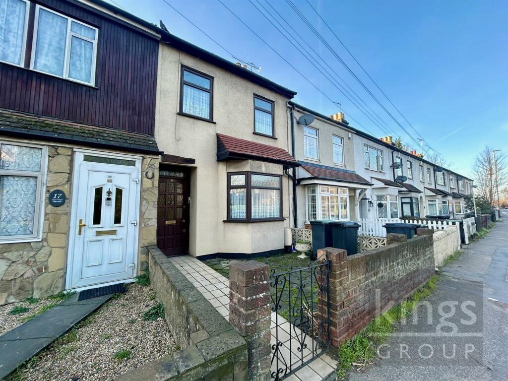 4 bedroom terraced house for sale in Sewardstone Road, London, E4