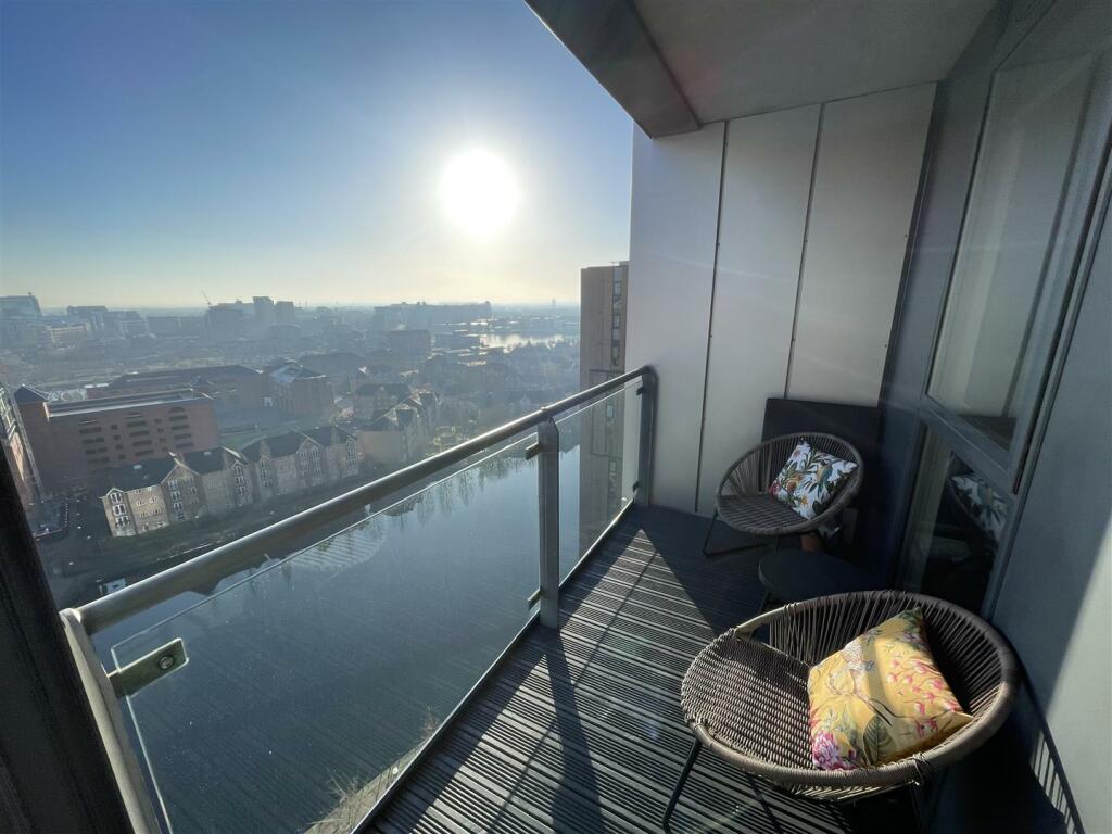 2 bedroom apartment for sale in Millennium Tower, The Quays, Salford, M50