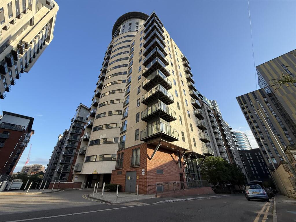 Main image of property: Fernie Street, Manchester