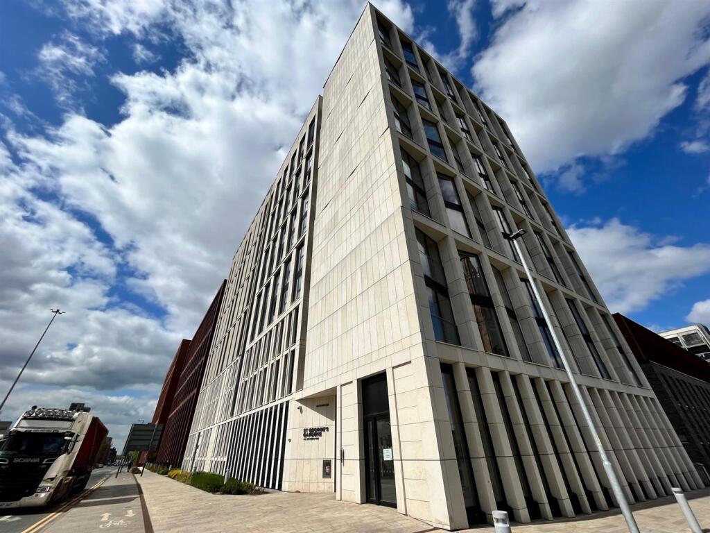 Main image of property: 1F Spinners Way, Castlefield, Manchester