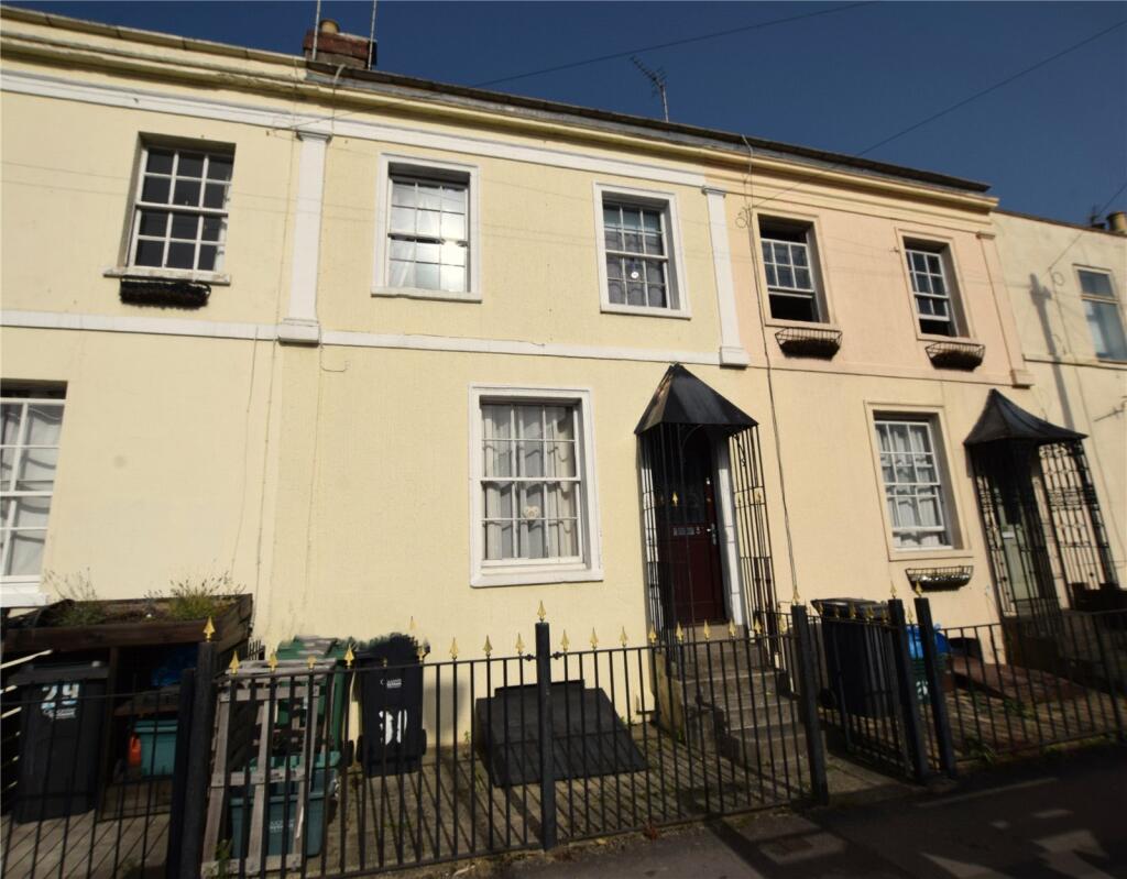 3 bedroom terraced house for sale in Stroud Road, Gloucester, Gloucestershire, GL1
