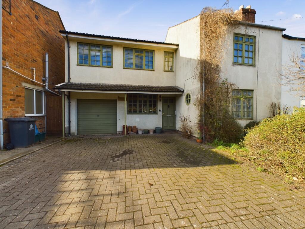 3 bedroom semidetached house for sale in Reservoir Road, Gloucester