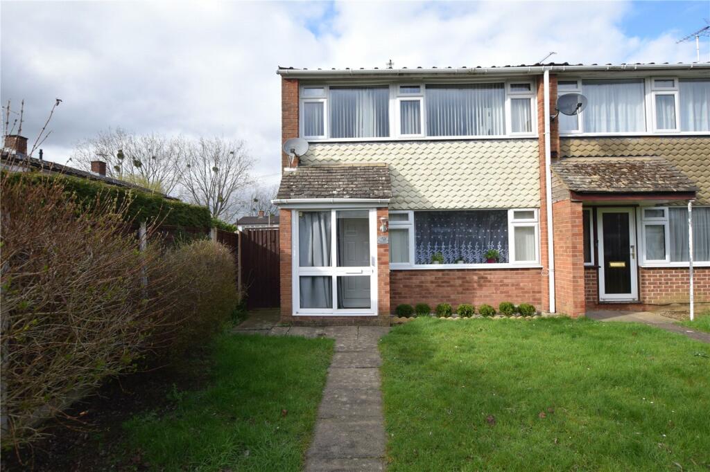 3 bedroom end of terrace house for sale in Russet Close, Tuffley
