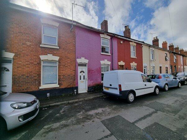 2 bedroom terraced house for sale in India Road, Gloucester, Gloucestershire, GL1
