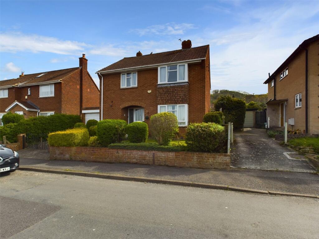 4 bedroom detached house for sale in Campden Road, Tuffley, Gloucester, Gloucestershire, GL4