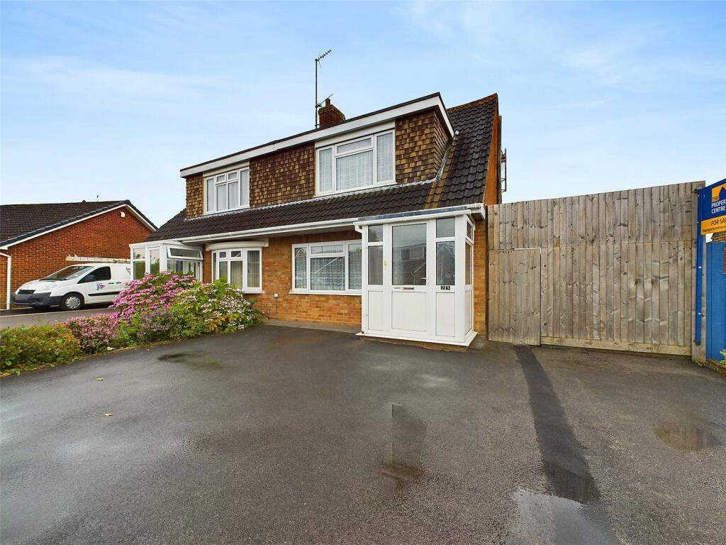 3 bedroom semidetached house for sale in Woburn Avenue, Tuffley