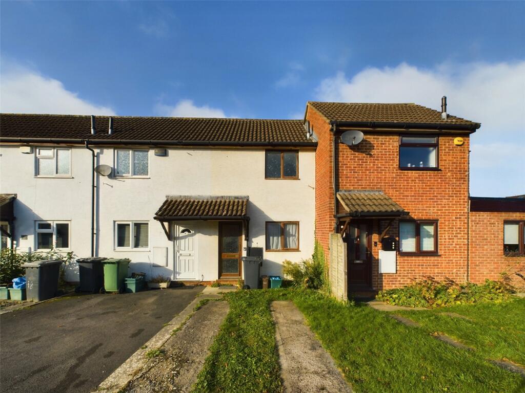 1 bedroom terraced house for sale in Armscroft Court, Gloucester, Gloucestershire, GL2