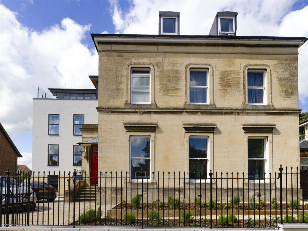 2 bedroom apartment for sale in London Road, Gloucester, GL1