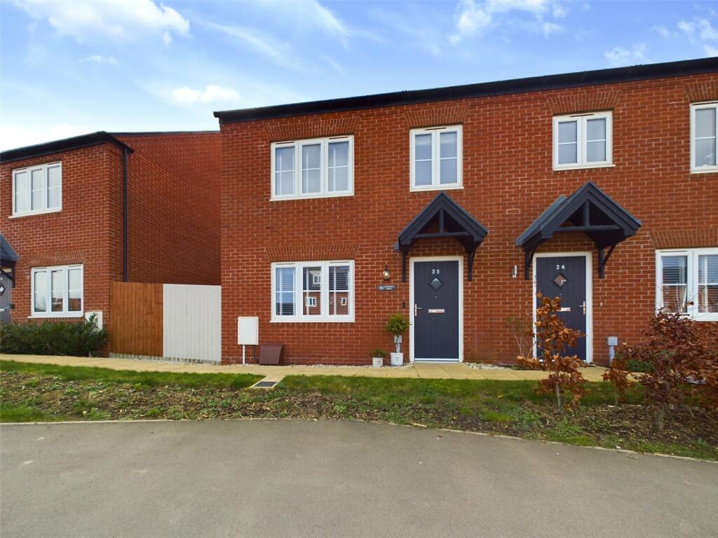 3 bedroom end of terrace house for sale in Leighton Close, Twigworth, Gloucester, Gloucestershire, GL2