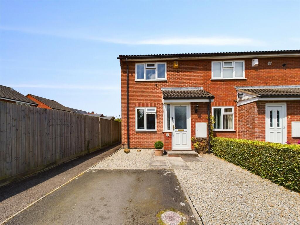 2 bedroom end of terrace house for sale in Sisson End, Gloucester