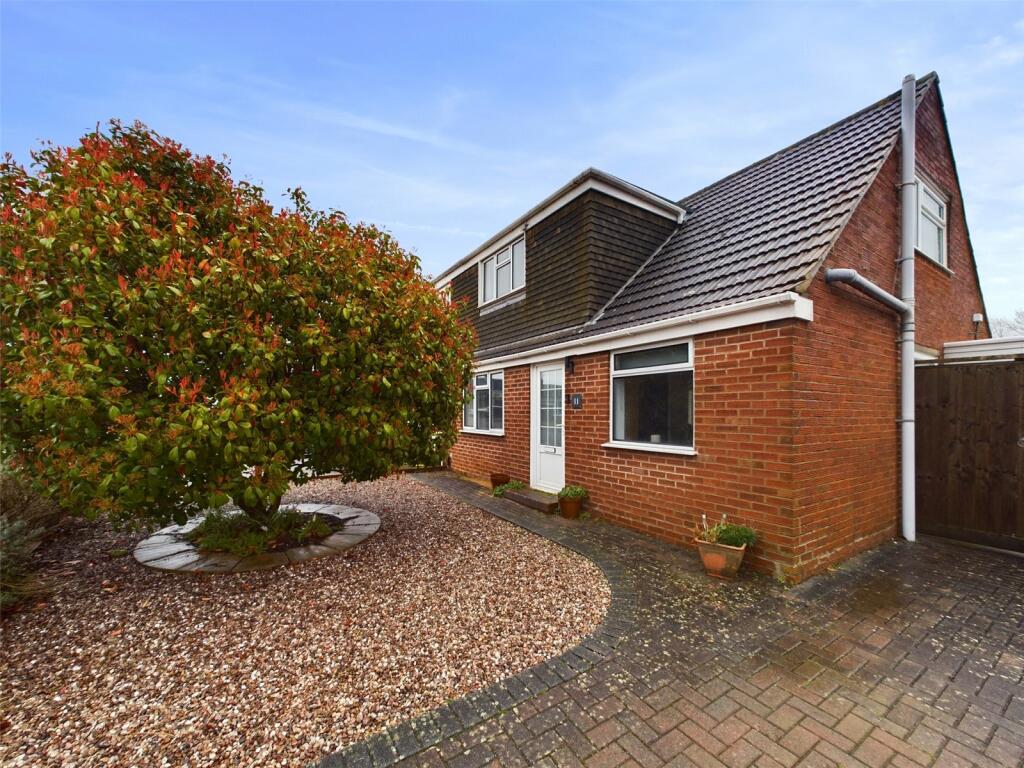 3 bedroom semidetached house for sale in Chamwells Avenue, Longlevens