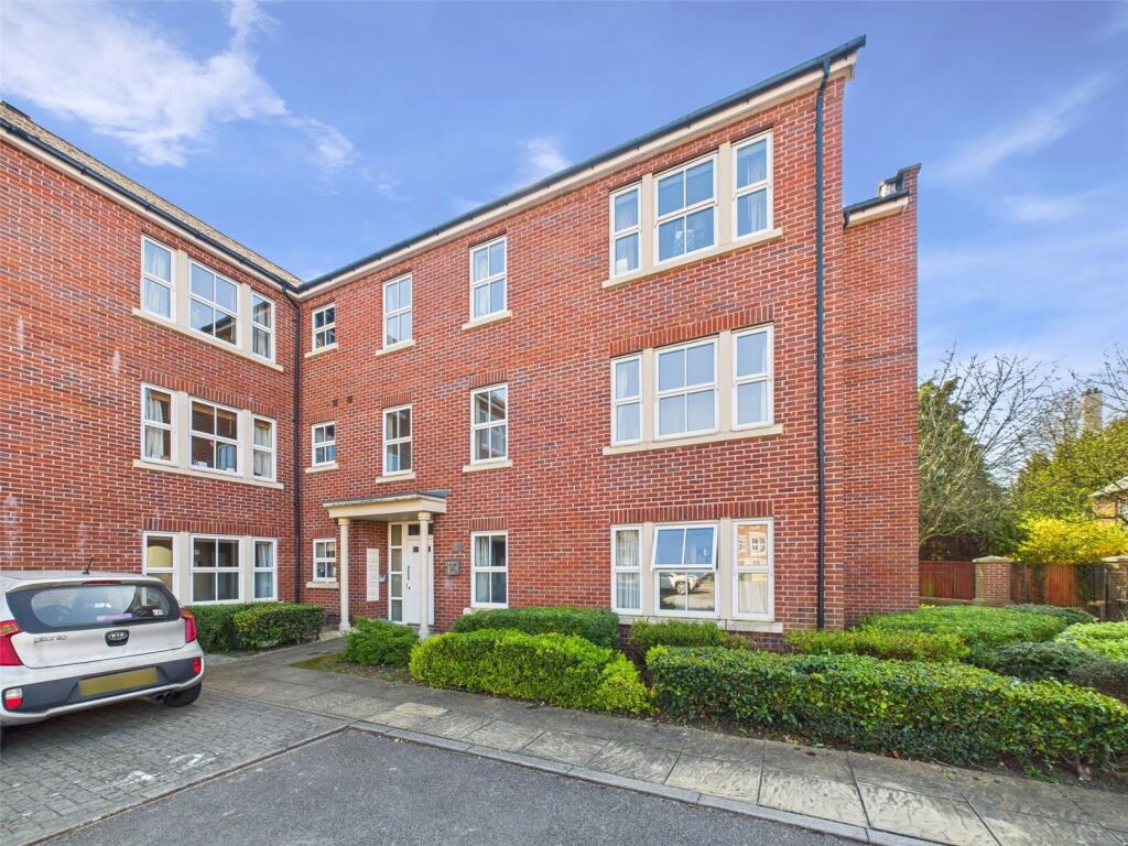 Main image of property: The Courtyard, London Road, Gloucester, Gloucestershire, GL1
