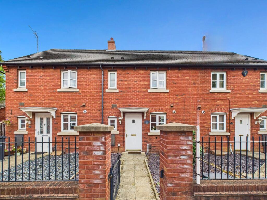Main image of property: Ferndale Close, Gloucester, Gloucestershire, GL2