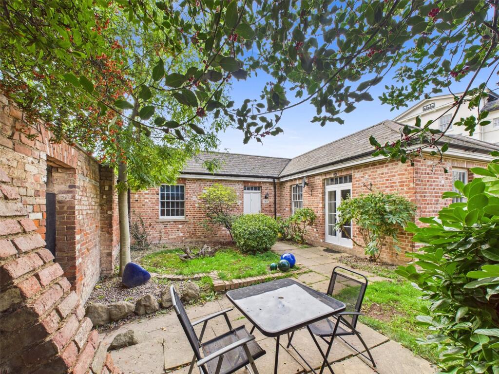 Main image of property: The Crescent, Gloucester, Gloucestershire, GL1