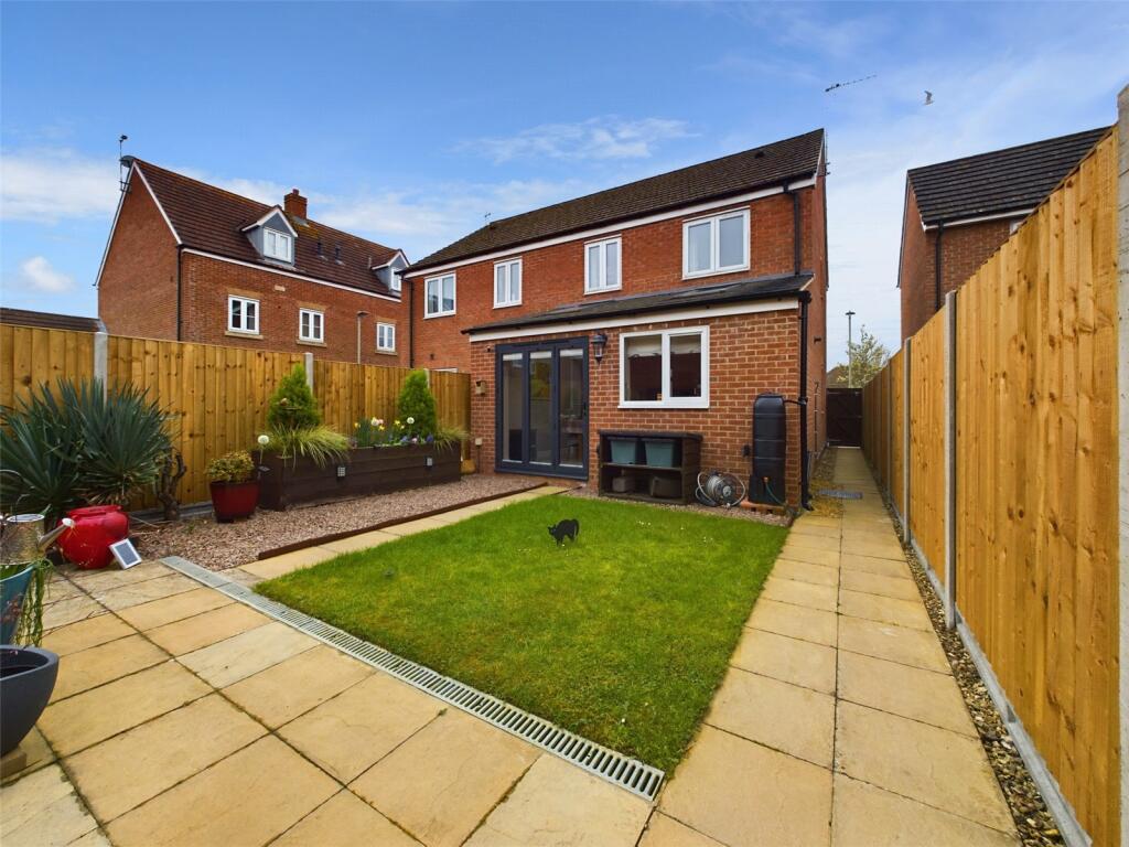 3 bedroom semi-detached house for sale in Greenways, Gloucester, Gloucestershire, GL4