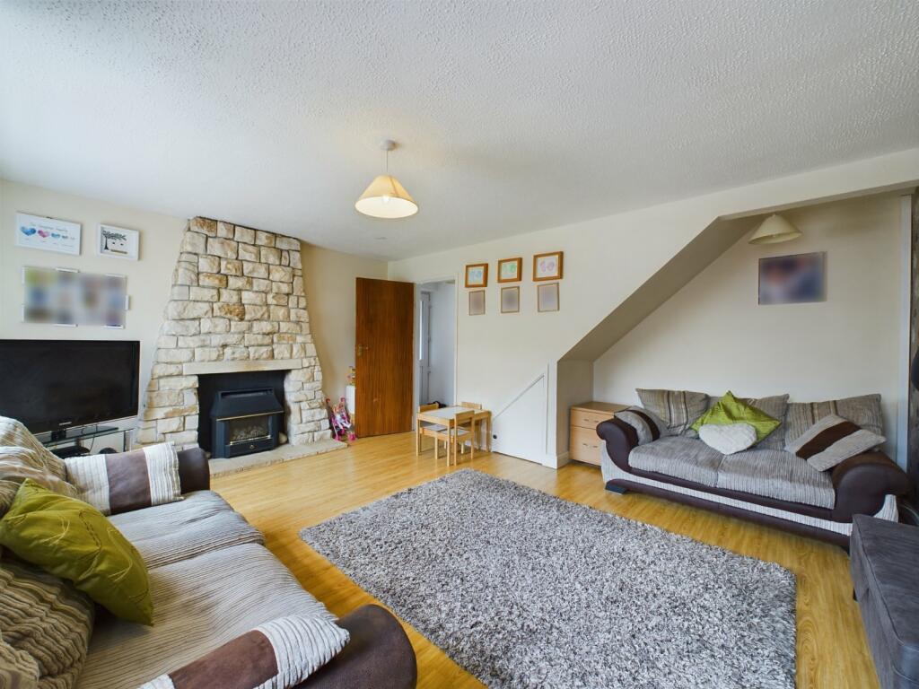 3 bedroom semidetached house for sale in Church Drive, Quedgeley