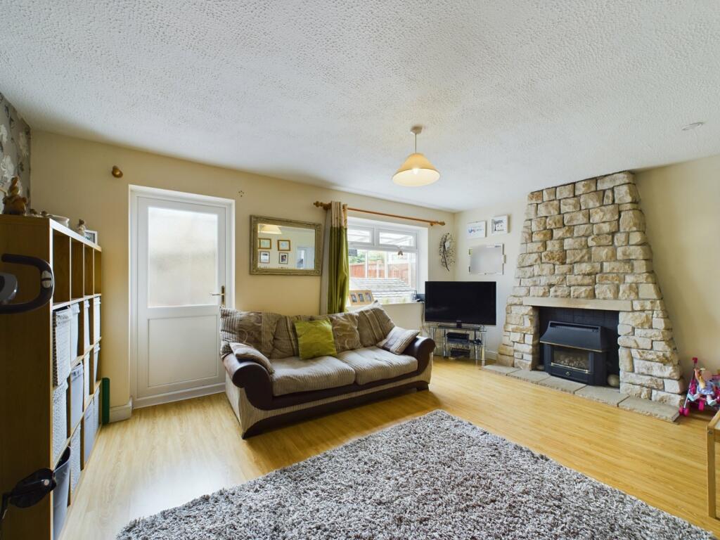 3 bedroom semidetached house for sale in Church Drive, Quedgeley