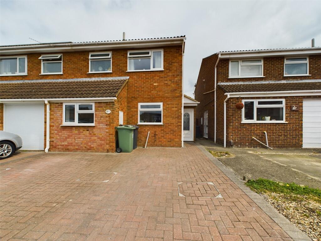 3 bedroom semidetached house for sale in Church Drive, Quedgeley