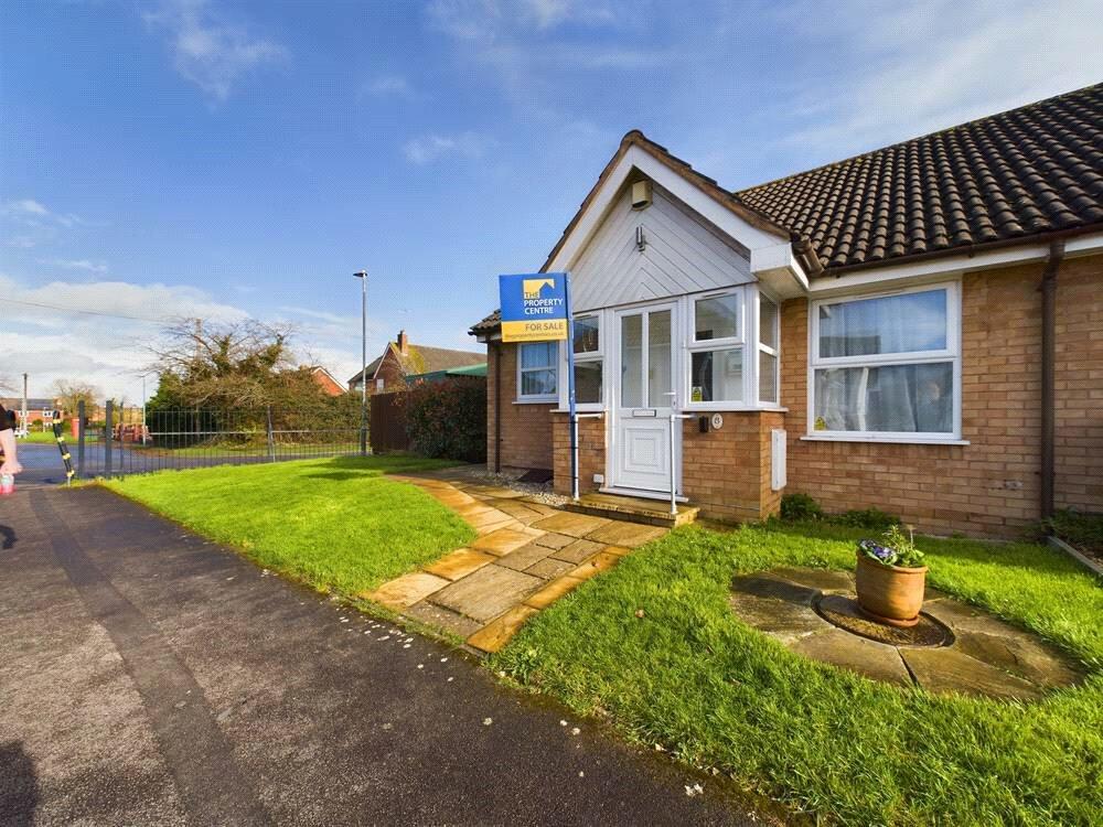 2 bedroom bungalow for sale in Cornfield Drive, Hardwicke, Gloucester