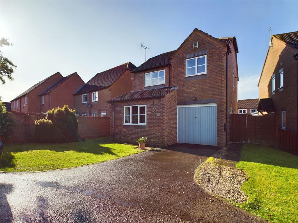 3 bedroom detached house for sale in Eldersfield Close, Quedgeley, Gloucester, Gloucestershire, GL2