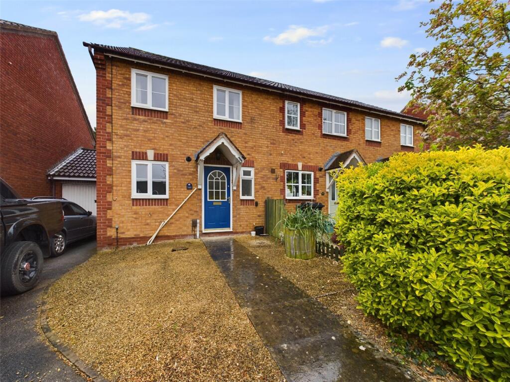 2 bedroom end of terrace house for sale in Bristol Road, Quedgeley, Gloucester, Gloucestershire, GL2
