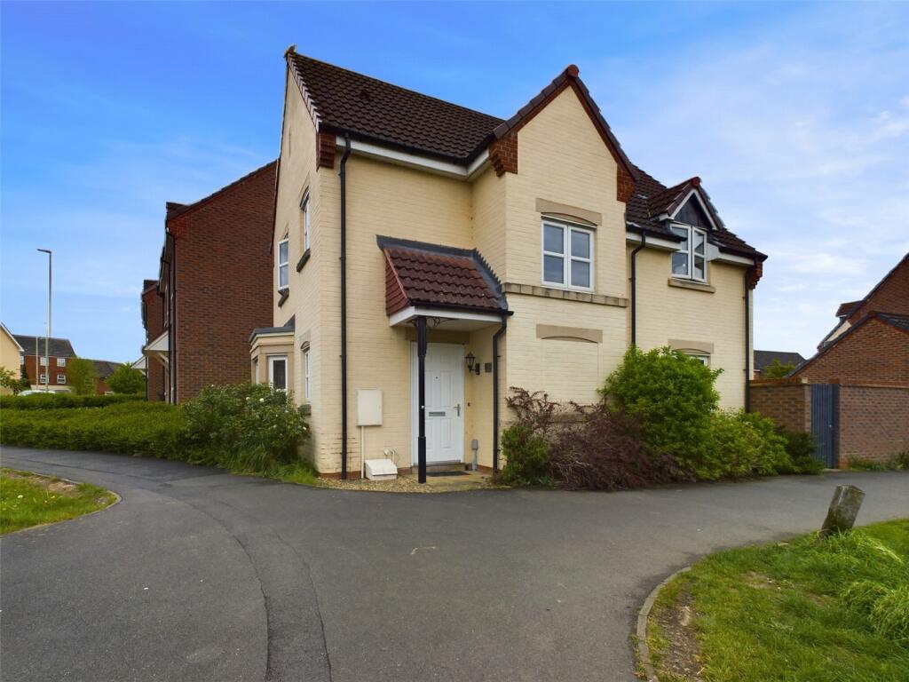 3 bedroom detached house for sale in Farnborough Close Kingsway