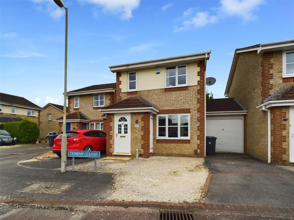 3 bedroom detached house for sale in Downy Close, Quedgeley, Gloucester