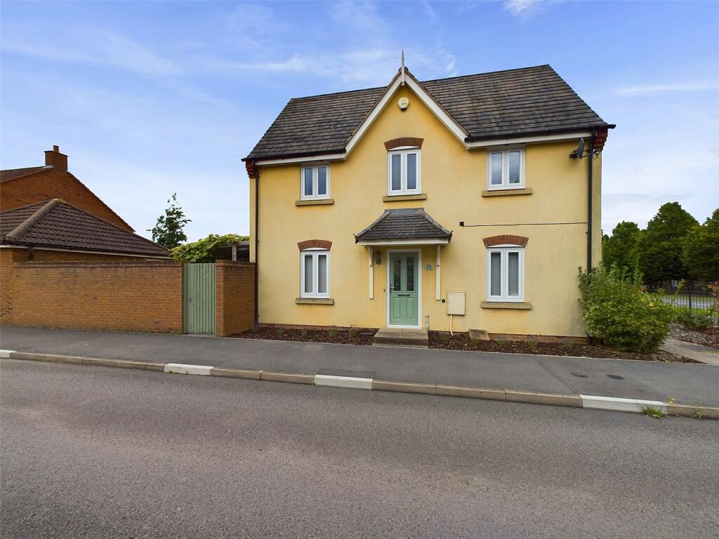 3 bedroom semidetached house for sale in Halton Way Kingsway