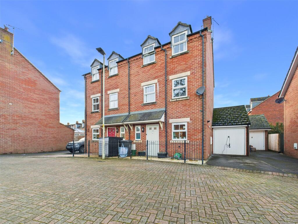 Main image of property: Mount Pleasant Kingsway, Quedgeley, Gloucester, Gloucestershire, GL2