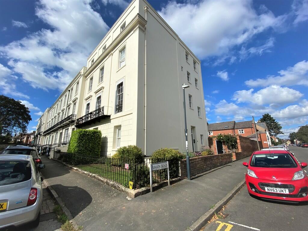 3 bedroom apartment for rent in Bertie Terrace, Warwick Place, Leamington Spa, CV32